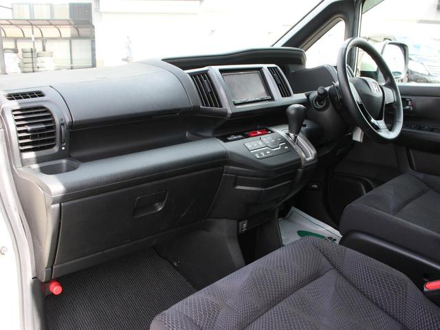 ステップワゴンスパーダ S サイドリフトアップシート車 両側電動スライドドア・HDDナビ・フルセグ・バックカメラ・ドライブレコーダー・パドルシフト・キーレス・HIDヘッドライト・フォグランプ・純正16インチAW・ウインカーミラー・オートエアコン・ドアバイザ(40枚目)