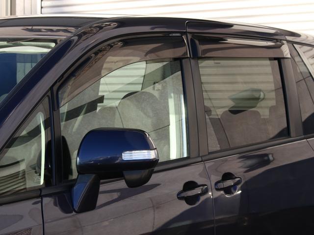 ヴォクシー ＺＳ　両側電動スライドドア・ＨＤＤナビ・フルセグ・バックカメラ・ＥＴＣ・Ｒフリップダウンモニター・パドルシフト・スマートキー・プッシュスタート・ＨＩＤヘッドライト・フォグランプ・社外１６インチＡＷ・Ａ／ＡＣ（22枚目）