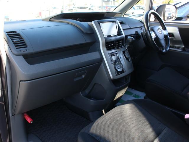 ヴォクシー ＺＳ　両側電動スライドドア・ＨＤＤナビ・フルセグ・バックカメラ・ＥＴＣ・Ｒフリップダウンモニター・パドルシフト・スマートキー・プッシュスタート・ＨＩＤヘッドライト・フォグランプ・社外１６インチＡＷ・Ａ／ＡＣ（38枚目）