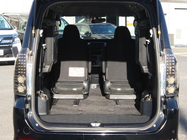 ヴォクシー ＺＳ　煌　後期型・両側パワースライドドア・ＴＥＩＮ車高調・ＨＩＤヘッドライト・ドライブレコーダー・パドルシフト・スマートキー・プッシュスタート・社外ＡＷ・ウインカーミラー・オートエアコン・ドアバイザー（13枚目）
