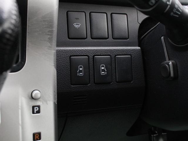 ヴォクシー ＺＳ　後期型・両側パワースライドドア・純正ナビ・地デジ・バックカメラ・Ｂｌｕｅｔｏｏｔｈ接続・ＥＴＣ・パドルシフト・スマートキー・プッシュスタート・ＨＩＤヘッドライト・純正１６ＡＷ・ウインカーミラー（4枚目）