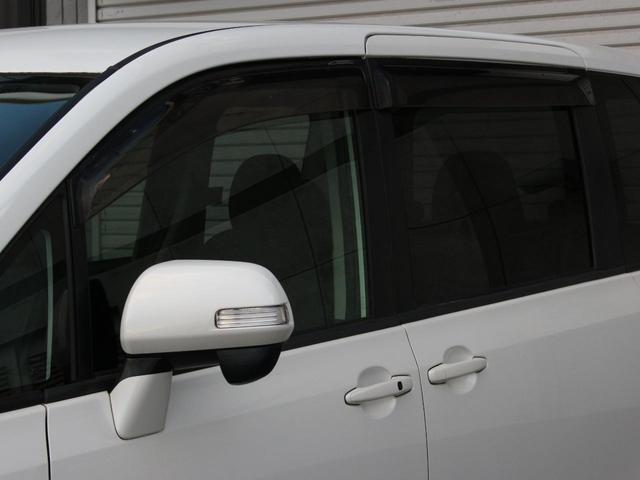 ヴォクシー ＺＳ　後期型・両側パワースライドドア・純正ナビ・地デジ・バックカメラ・Ｂｌｕｅｔｏｏｔｈ接続・ＥＴＣ・パドルシフト・スマートキー・プッシュスタート・ＨＩＤヘッドライト・純正１６ＡＷ・ウインカーミラー（24枚目）