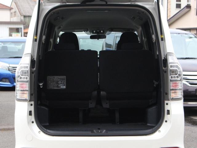 ヴォクシー ＺＳ　後期型・両側パワースライドドア・純正ナビ・地デジ・バックカメラ・Ｂｌｕｅｔｏｏｔｈ接続・ＥＴＣ・パドルシフト・スマートキー・プッシュスタート・ＨＩＤヘッドライト・純正１６ＡＷ・ウインカーミラー（38枚目）