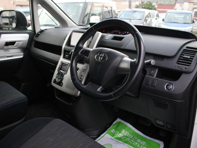 ヴォクシー ＺＳ　後期型・両側パワースライドドア・純正ナビ・地デジ・バックカメラ・Ｂｌｕｅｔｏｏｔｈ接続・ＥＴＣ・パドルシフト・スマートキー・プッシュスタート・ＨＩＤヘッドライト・純正１６ＡＷ・ウインカーミラー（40枚目）