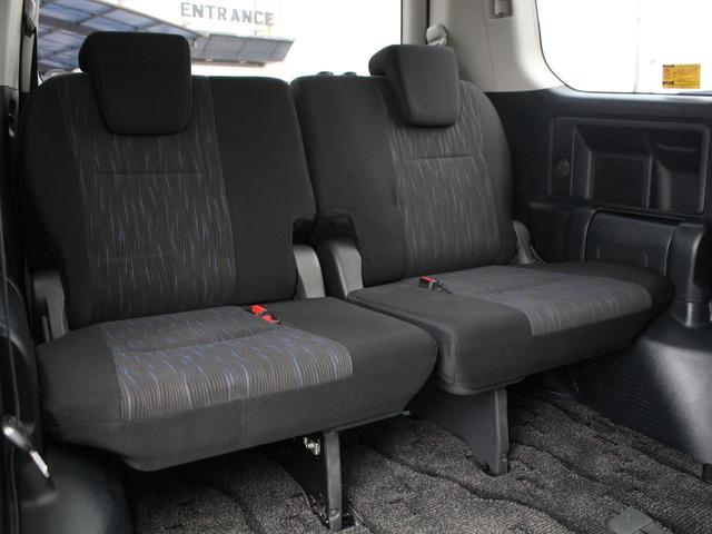 ヴォクシー ＺＳ　後期型・両側パワースライドドア・純正ナビ・地デジ・バックカメラ・Ｂｌｕｅｔｏｏｔｈ接続・ＥＴＣ・パドルシフト・スマートキー・プッシュスタート・ＨＩＤヘッドライト・純正１６ＡＷ・ウインカーミラー（44枚目）