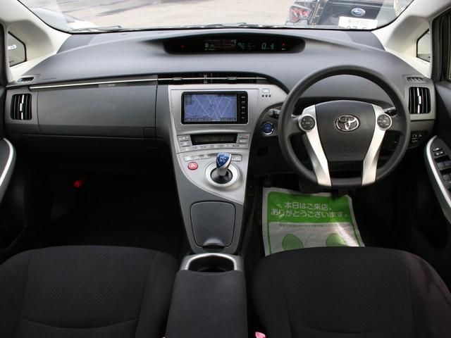 プリウス Ｓ　後期型・純正ＯＰナビ・フルセグ・Ｂｌｕｅｔｏｏｔｈ接続・バックカメラ・ＥＴＣ・スマートキー・プッシュスタート・ＨＩＤヘッドライト・社外１５インチＡＷ・ウインカーミラー・オートエアコン・ドアバイザー（4枚目）