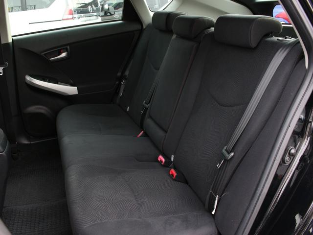 プリウス Ｓ　後期型・純正ＯＰナビ・フルセグ・Ｂｌｕｅｔｏｏｔｈ接続・バックカメラ・ＥＴＣ・スマートキー・プッシュスタート・ＨＩＤヘッドライト・社外１５インチＡＷ・ウインカーミラー・オートエアコン・ドアバイザー（11枚目）