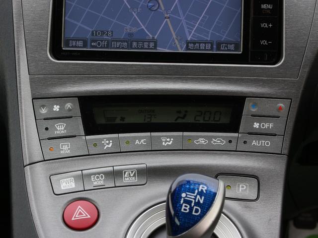 プリウス Ｓ　後期型・純正ＯＰナビ・フルセグ・Ｂｌｕｅｔｏｏｔｈ接続・バックカメラ・ＥＴＣ・スマートキー・プッシュスタート・ＨＩＤヘッドライト・社外１５インチＡＷ・ウインカーミラー・オートエアコン・ドアバイザー（15枚目）