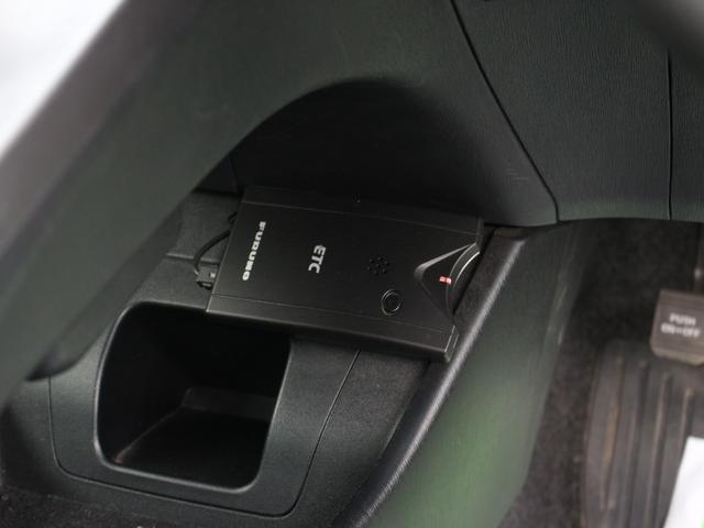 プリウス Ｓ　後期型・純正ＯＰナビ・フルセグ・Ｂｌｕｅｔｏｏｔｈ接続・バックカメラ・ＥＴＣ・スマートキー・プッシュスタート・ＨＩＤヘッドライト・社外１５インチＡＷ・ウインカーミラー・オートエアコン・ドアバイザー（16枚目）