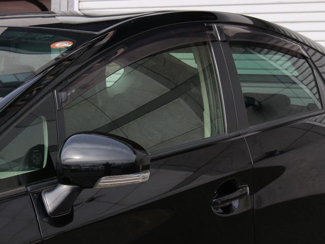 プリウス Ｓ　後期型・純正ＯＰナビ・フルセグ・Ｂｌｕｅｔｏｏｔｈ接続・バックカメラ・ＥＴＣ・スマートキー・プッシュスタート・ＨＩＤヘッドライト・社外１５インチＡＷ・ウインカーミラー・オートエアコン・ドアバイザー（20枚目）