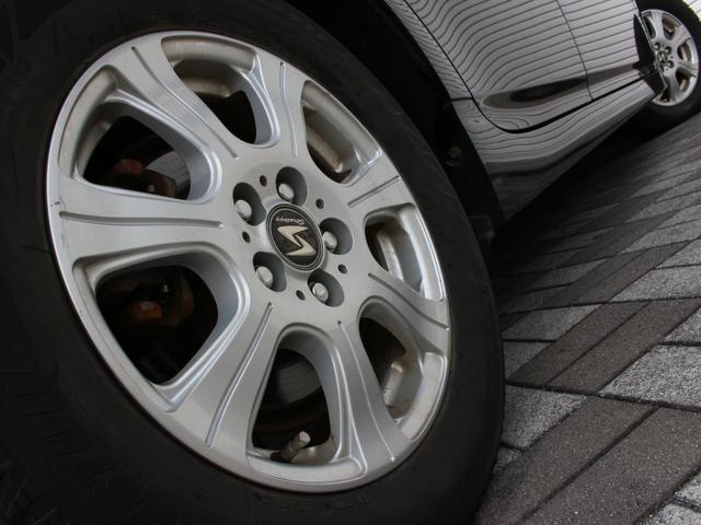 プリウス Ｓ　後期型・純正ＯＰナビ・フルセグ・Ｂｌｕｅｔｏｏｔｈ接続・バックカメラ・ＥＴＣ・スマートキー・プッシュスタート・ＨＩＤヘッドライト・社外１５インチＡＷ・ウインカーミラー・オートエアコン・ドアバイザー（21枚目）