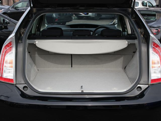 プリウス Ｓ　後期型・純正ＯＰナビ・フルセグ・Ｂｌｕｅｔｏｏｔｈ接続・バックカメラ・ＥＴＣ・スマートキー・プッシュスタート・ＨＩＤヘッドライト・社外１５インチＡＷ・ウインカーミラー・オートエアコン・ドアバイザー（33枚目）