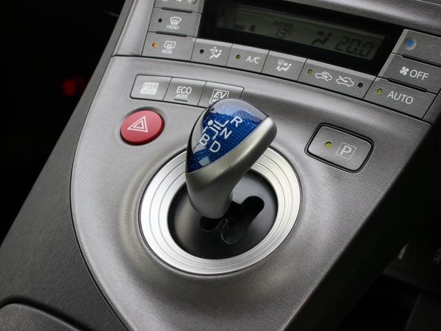 プリウス Ｓ　後期型・純正ＯＰナビ・フルセグ・Ｂｌｕｅｔｏｏｔｈ接続・バックカメラ・ＥＴＣ・スマートキー・プッシュスタート・ＨＩＤヘッドライト・社外１５インチＡＷ・ウインカーミラー・オートエアコン・ドアバイザー（44枚目）