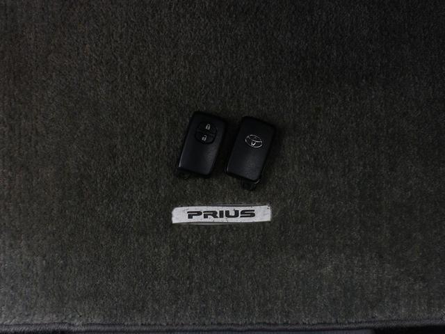プリウス Gツーリングセレクション ワンオーナー・純正OPナビ・フルセグ・LEDヘッドライト・クルーズコントロール・バックカメラ・Bluetooth接続・スマートキー・プッシュスタート・フォグランプ・純正17インチAW・社外Fスポイラー(23枚目)