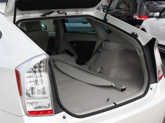 プリウス Gツーリングセレクション ワンオーナー・純正OPナビ・フルセグ・LEDヘッドライト・クルーズコントロール・バックカメラ・Bluetooth接続・スマートキー・プッシュスタート・フォグランプ・純正17インチAW・社外Fスポイラー(34枚目)