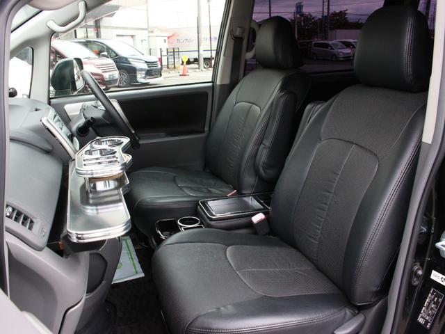 ヴォクシー Ｚ　両側パワースライドドア・ＴＥＩＮ車高調・ＬＥＤヘッドライト・メモリーナビ・フルセグ・バックカメラ・スマートキー・プッシュスタート・社外エアロ・マフラー・１８インチＡＷ・ウインカーミラー・オートエアコン（11枚目）