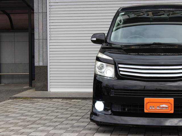 ヴォクシー Ｚ　両側パワースライドドア・ＴＥＩＮ車高調・ＬＥＤヘッドライト・メモリーナビ・フルセグ・バックカメラ・スマートキー・プッシュスタート・社外エアロ・マフラー・１８インチＡＷ・ウインカーミラー・オートエアコン（19枚目）