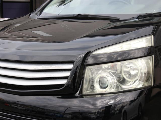 ヴォクシー Ｚ　両側パワースライドドア・ＴＥＩＮ車高調・ＬＥＤヘッドライト・メモリーナビ・フルセグ・バックカメラ・スマートキー・プッシュスタート・社外エアロ・マフラー・１８インチＡＷ・ウインカーミラー・オートエアコン（21枚目）