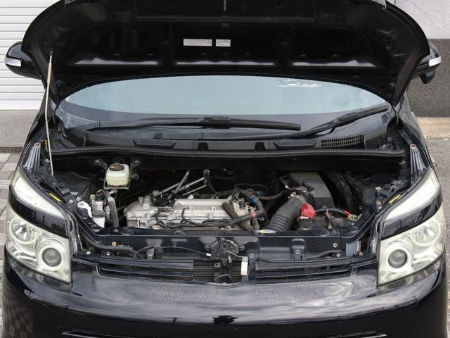 ヴォクシー Ｚ　両側パワースライドドア・ＴＥＩＮ車高調・ＬＥＤヘッドライト・メモリーナビ・フルセグ・バックカメラ・スマートキー・プッシュスタート・社外エアロ・マフラー・１８インチＡＷ・ウインカーミラー・オートエアコン（28枚目）