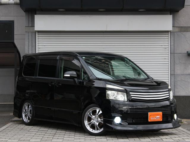 ヴォクシー Ｚ　両側パワースライドドア・ＴＥＩＮ車高調・ＬＥＤヘッドライト・メモリーナビ・フルセグ・バックカメラ・スマートキー・プッシュスタート・社外エアロ・マフラー・１８インチＡＷ・ウインカーミラー・オートエアコン（30枚目）