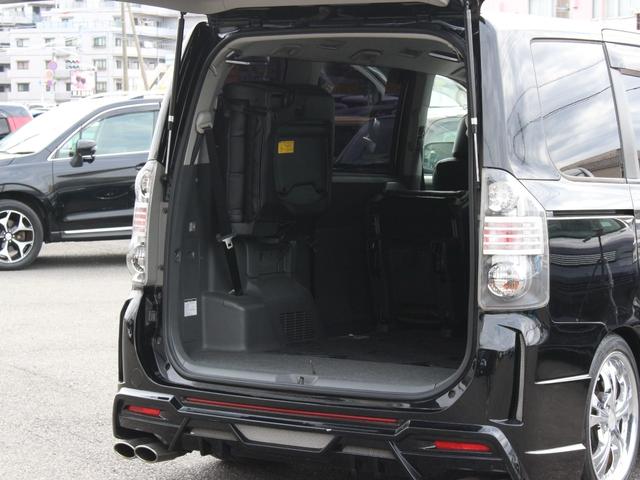 ヴォクシー Ｚ　両側パワースライドドア・ＴＥＩＮ車高調・ＬＥＤヘッドライト・メモリーナビ・フルセグ・バックカメラ・スマートキー・プッシュスタート・社外エアロ・マフラー・１８インチＡＷ・ウインカーミラー・オートエアコン（39枚目）