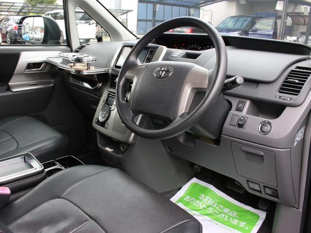 ヴォクシー Ｚ　両側パワースライドドア・ＴＥＩＮ車高調・ＬＥＤヘッドライト・メモリーナビ・フルセグ・バックカメラ・スマートキー・プッシュスタート・社外エアロ・マフラー・１８インチＡＷ・ウインカーミラー・オートエアコン（42枚目）