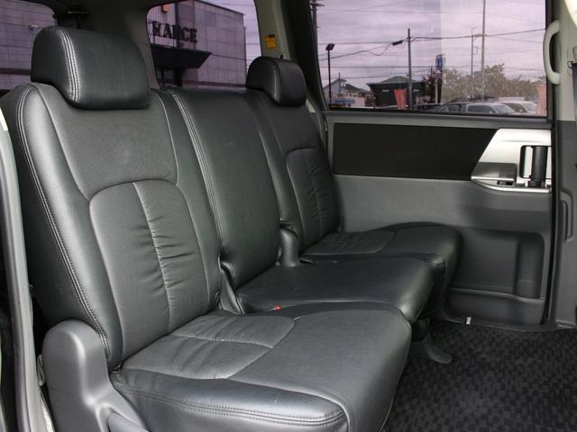 ヴォクシー Ｚ　両側パワースライドドア・ＴＥＩＮ車高調・ＬＥＤヘッドライト・メモリーナビ・フルセグ・バックカメラ・スマートキー・プッシュスタート・社外エアロ・マフラー・１８インチＡＷ・ウインカーミラー・オートエアコン（45枚目）