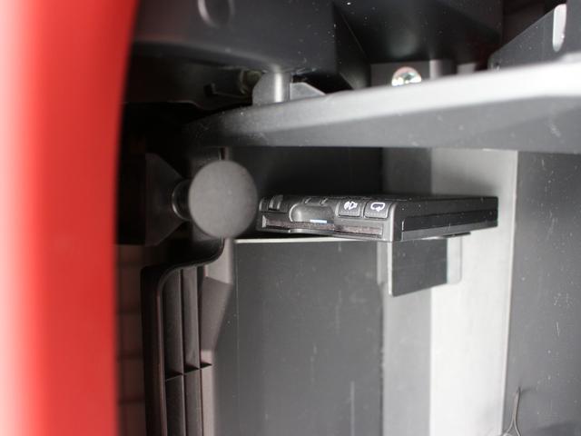 ＥＴＣももちろん装備！いまや無い車はないのではないかというくらいですがこちらも例外ではなく装備されております！後からつける手間もお金もかからず高速もスイスイなので友達・家族と遠出も楽しくなるはずです