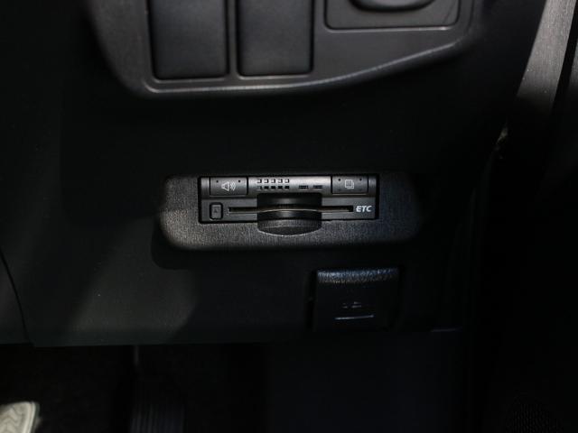 プリウス Ｓ　後期型・ＨＤＤナビ・フルセグ・バックカメラ・Ｂｌｕｅｔｏｏｔｈ接続・ＥＴＣ・ドライブレコーダー・スマートキー・プッシュスタート・ＨＩＤヘッドライト・フォグランプ・レオニス１７インチＡＷ・レーダー探知機（16枚目）