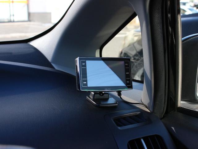 プリウス Ｓ　後期型・ＨＤＤナビ・フルセグ・バックカメラ・Ｂｌｕｅｔｏｏｔｈ接続・ＥＴＣ・ドライブレコーダー・スマートキー・プッシュスタート・ＨＩＤヘッドライト・フォグランプ・レオニス１７インチＡＷ・レーダー探知機（19枚目）