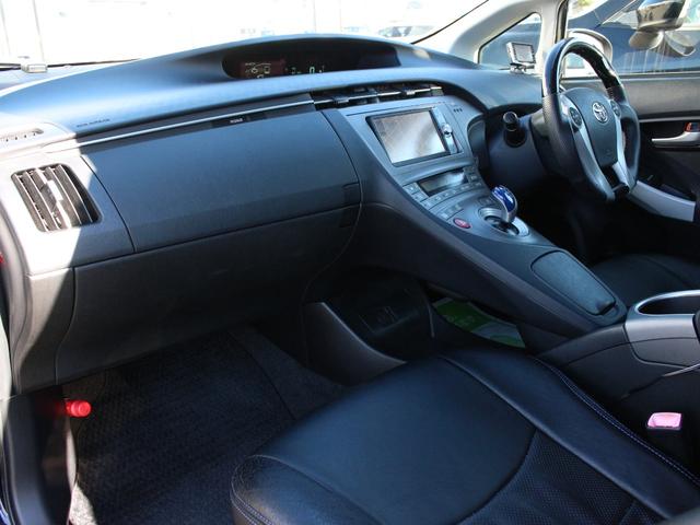 プリウス Ｓ　後期型・ＨＤＤナビ・フルセグ・バックカメラ・Ｂｌｕｅｔｏｏｔｈ接続・ＥＴＣ・ドライブレコーダー・スマートキー・プッシュスタート・ＨＩＤヘッドライト・フォグランプ・レオニス１７インチＡＷ・レーダー探知機（38枚目）