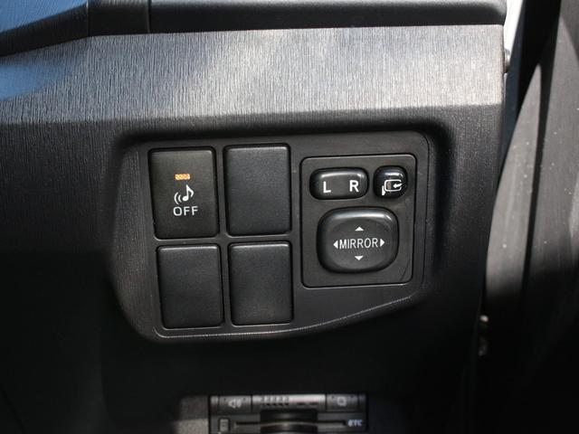 プリウス Ｓ　後期型・ＨＤＤナビ・フルセグ・バックカメラ・Ｂｌｕｅｔｏｏｔｈ接続・ＥＴＣ・ドライブレコーダー・スマートキー・プッシュスタート・ＨＩＤヘッドライト・フォグランプ・レオニス１７インチＡＷ・レーダー探知機（49枚目）