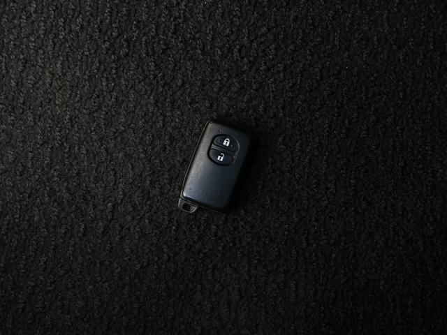 プリウスアルファ Ｓ　社外エアロ・メモリーナビ・バックカメラ・フルセグ・Ｂｌｕｅｔｏｏｔｈ接続・スマートキー・プッシュスタート・ＥＴＣ・社外１８インチＡＷ・フォグランプ・ウインカーミラー・オートエアコン・ドアバイザー（25枚目）