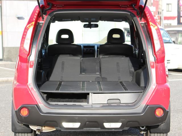 エクストレイル ２０Ｘｔ　後期型・ハイパールーフレール・インテリキー・カプロンシート・全席シートヒーター・ＥＴＣ・ＨＩＤヘッドライト・フォグランプ・純正１８インチＡＷ・電動格納ミラー・オートエアコン・ドアバイザー（13枚目）