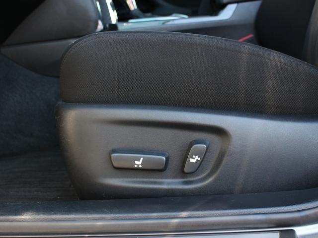 マークＸ ２５０Ｇ　Ｓパッケージリラックスセレクション　Ｇ’ｓバンパー・ＲＡＹＳ１９ｉｎＡＷ・純正ナビ・ＥＴＣ・フルセグ・サイド＆バックカメラ・パドルシフト・電動シート・スマートキー・プッシュスタート・ＨＩＤヘッドライト・フォグランプ・ローダウン・Ａ／ＡＣ（6枚目）