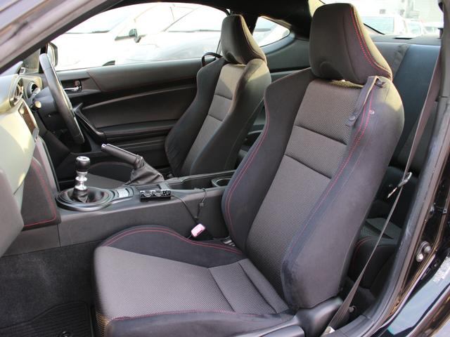 ＢＲＺ Ｓ　６速ＭＴ・ＯＰナビ・フルセグ・バックカメラ・Ｂｌｕｅｔｏｏｔｈ接続・ＥＴＣ・スマートキー・プッシュスタート・ＨＩＤヘッドライト・フォグランプ・リアスポイラー・純正１７インチＡＷ・ウインカーミラー（11枚目）