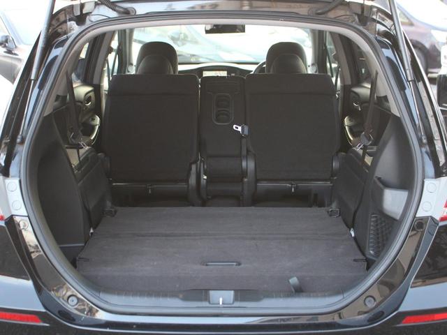 ３列目のみ格納しましてもご家族で旅行に・仲間でゴルフにと幅広く楽しめます！