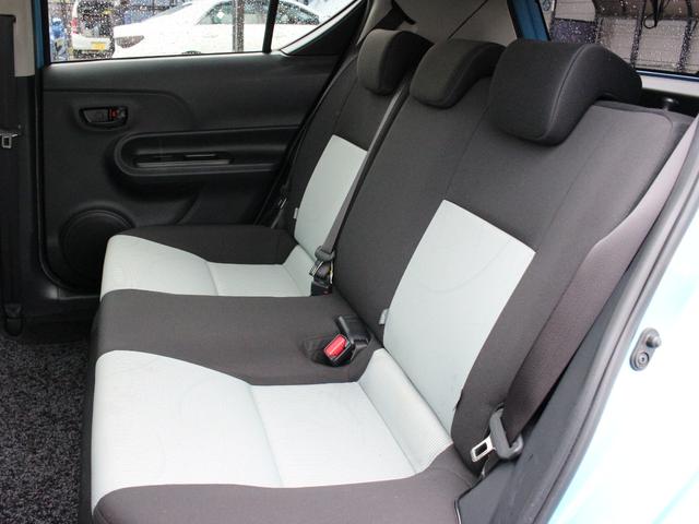 アクア S 純正OPナビ・バックカメラ・スマートキー・フルセグ・Bluetooth接続・ETC・プッシュスタート・ブリヂストン15インチAW・ウインカーミラー・オートエアコン・ドアバイザー(11枚目)