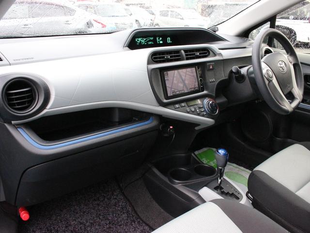 アクア S 純正OPナビ・バックカメラ・スマートキー・フルセグ・Bluetooth接続・ETC・プッシュスタート・ブリヂストン15インチAW・ウインカーミラー・オートエアコン・ドアバイザー(37枚目)