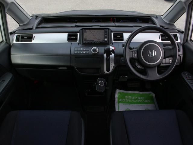 ステップワゴン スパーダS Z HDDナビパッケージ 両側パワースライドドア・バックカメラ・純正ナビ・ETC・スマートキー・HIDヘッドライト・フォグランプ・コーナーセンサー・純正16インチAW・ウインカーミラー・オートエアコン・ドアバイザー(5枚目)