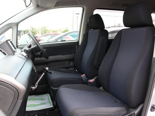 ステップワゴン スパーダS Z HDDナビパッケージ 両側パワースライドドア・バックカメラ・純正ナビ・ETC・スマートキー・HIDヘッドライト・フォグランプ・コーナーセンサー・純正16インチAW・ウインカーミラー・オートエアコン・ドアバイザー(11枚目)