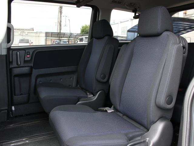 ステップワゴン スパーダS Z HDDナビパッケージ 両側パワースライドドア・バックカメラ・純正ナビ・ETC・スマートキー・HIDヘッドライト・フォグランプ・コーナーセンサー・純正16インチAW・ウインカーミラー・オートエアコン・ドアバイザー(12枚目)