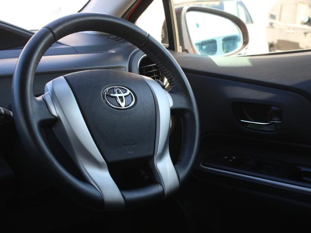 アクア Ｇブラックソフトレザーセレクション　専用暖黒革シート・ＯＰナビ・バックカメラ・Ｂｌｕｅｔｏｏｔｈ接続・フルセグ・ＥＴＣ・スマートキー・プッシュスタート・ＬＥＤヘッドライト・フォグ・純正ＯＰ１６ＡＷ・ＯＰリアスポイラー・本革巻ステアリング（13枚目）