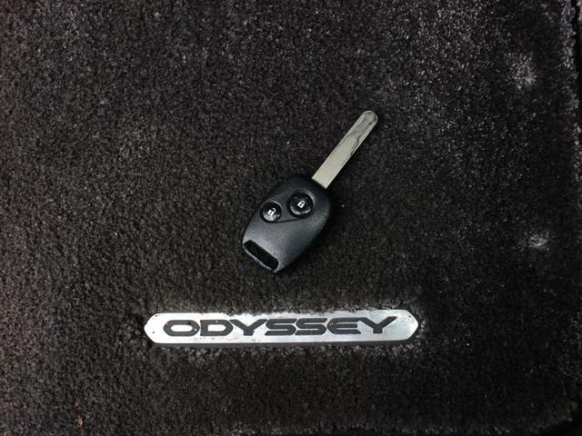 オデッセイ アブソルート　後期型・純正ナビ・フルセグ・バックカメラ・ＥＴＣ・クルーズコントロール・ハーフレザーシート・パドルシフト・ＨＩＤヘッドライト・フォグランプ・キーレス・ウインカーミラー・オートエアコン・ドアバイザー（23枚目）