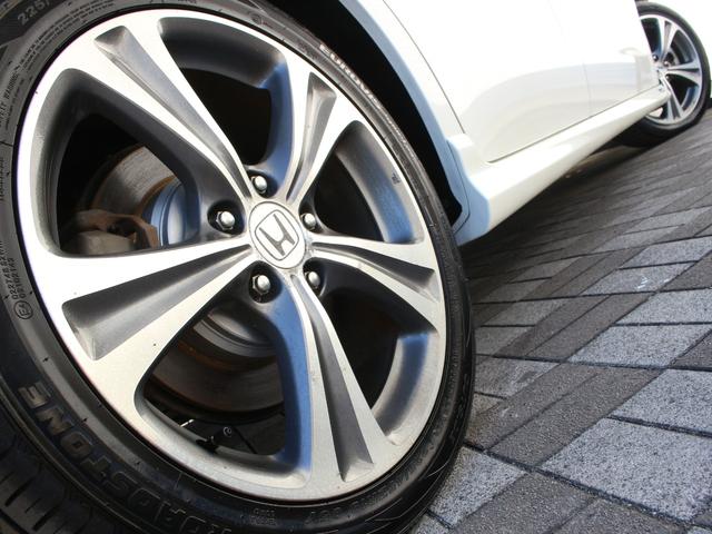 オデッセイ アブソルート　後期型・ＨＤＤナビ・フルセグ・バックカメラ・Ｂｌｕｅｔｏｏｔｈ接続・ハーフレザーシート・ＥＴＣ・クルーズコントロール・パドルシフト・ＨＩＤヘッドライト・フォグランプ・純正１８ｉｎＡＷ・ウインカーミラー（22枚目）