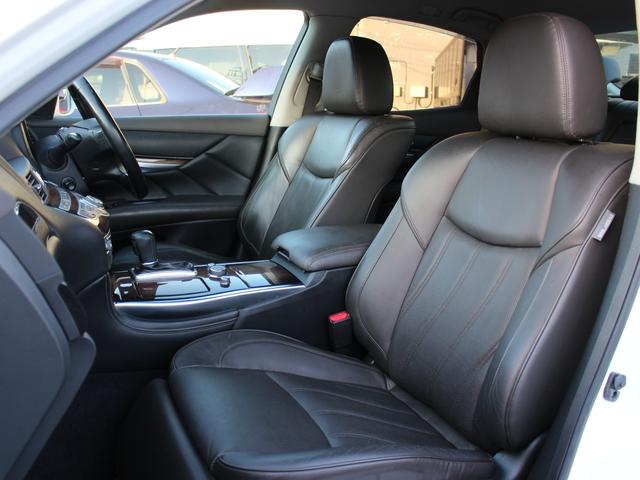 オプションの黒本革シート☆内装ももちろんクリーンナップ済みですので気持ちよくお使いいただければと思います！