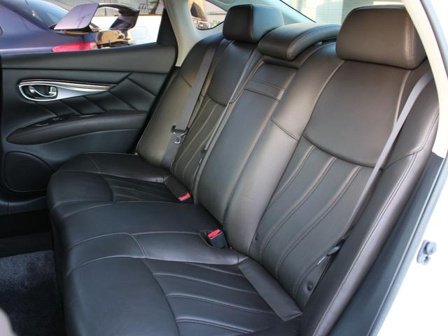 リアシートも使用感も少なくグッドコンディション★