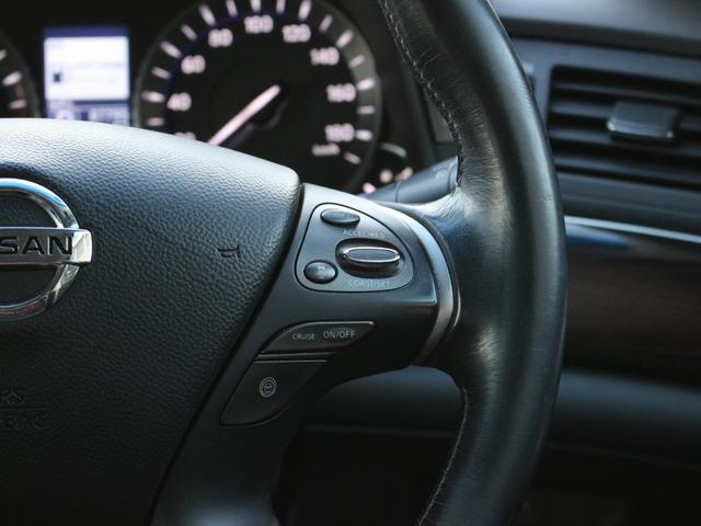 高速走行時にとても便利なアダプティブクルーズコントロールも装備！長距離運転は本当に楽になります☆ライン付けの装備ですのであとからは追加できない装備です！！