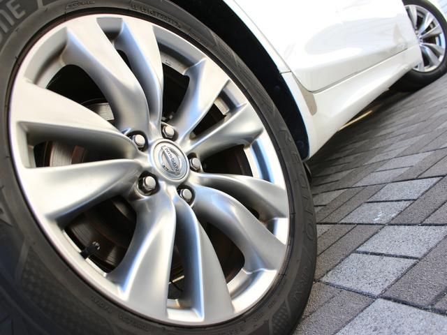 純正１８インチアルミホイール！腰下荷重を軽くしてさらに燃費にも貢献します☆