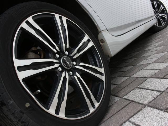 プリウス Ｓ　メモリナビ・フルセグ・バックカメラ・ＥＴＣ・Ｂｌｕｅｔｏｏｔｈ接続・スマートキー・プッシュスタート・ＨＩＤヘッドライト・フォグランプ・社外１７インチＡＷ・ウインカーミラー・オートエアコン・ドアバイザー（21枚目）